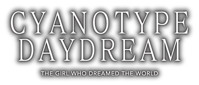 Логотип Cyanotype Daydream -The Girl Who Dreamed the World-